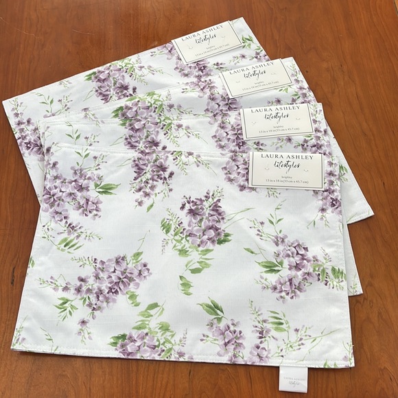 Laura Ashley Dining Nwt Laura Ashley 4pc Reversible Placemat Set In